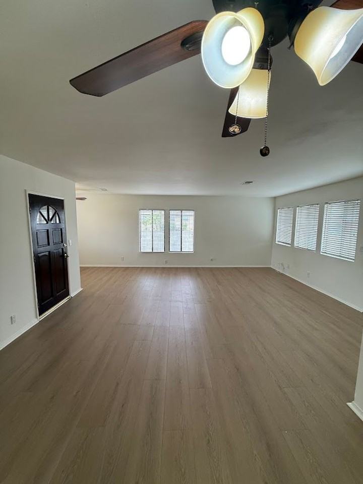 10866 Gerald Ave - Photo 3 of 33