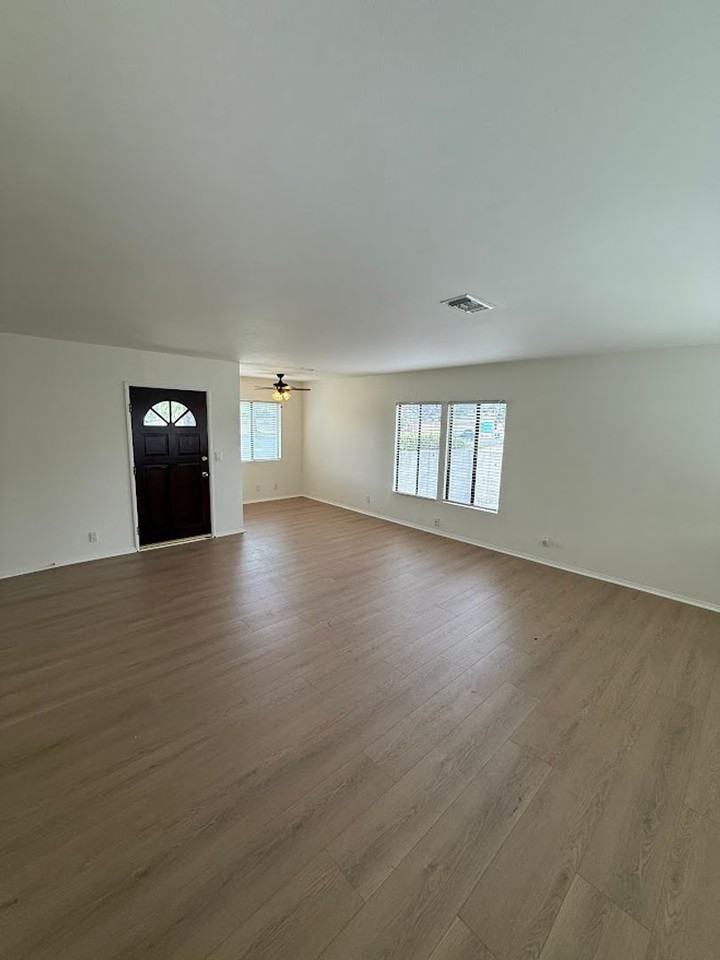 10866 Gerald Ave - Photo 4 of 33