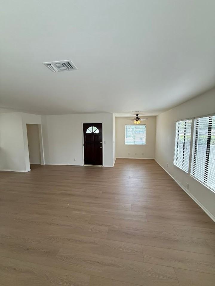 10866 Gerald Ave - Photo 5 of 33