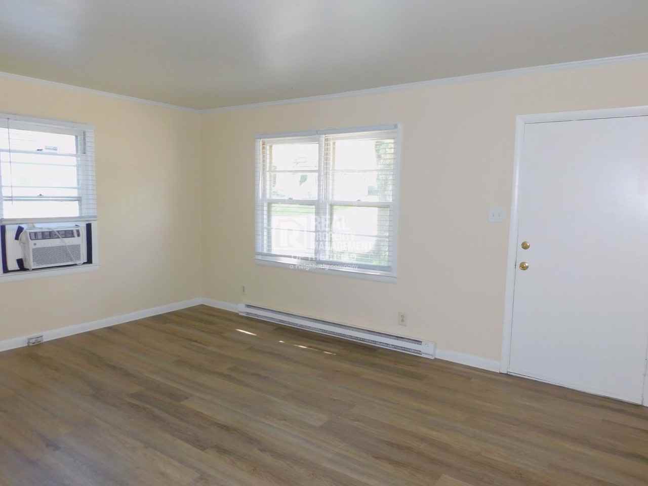 1305 Elmer St - Photo 2 of 15