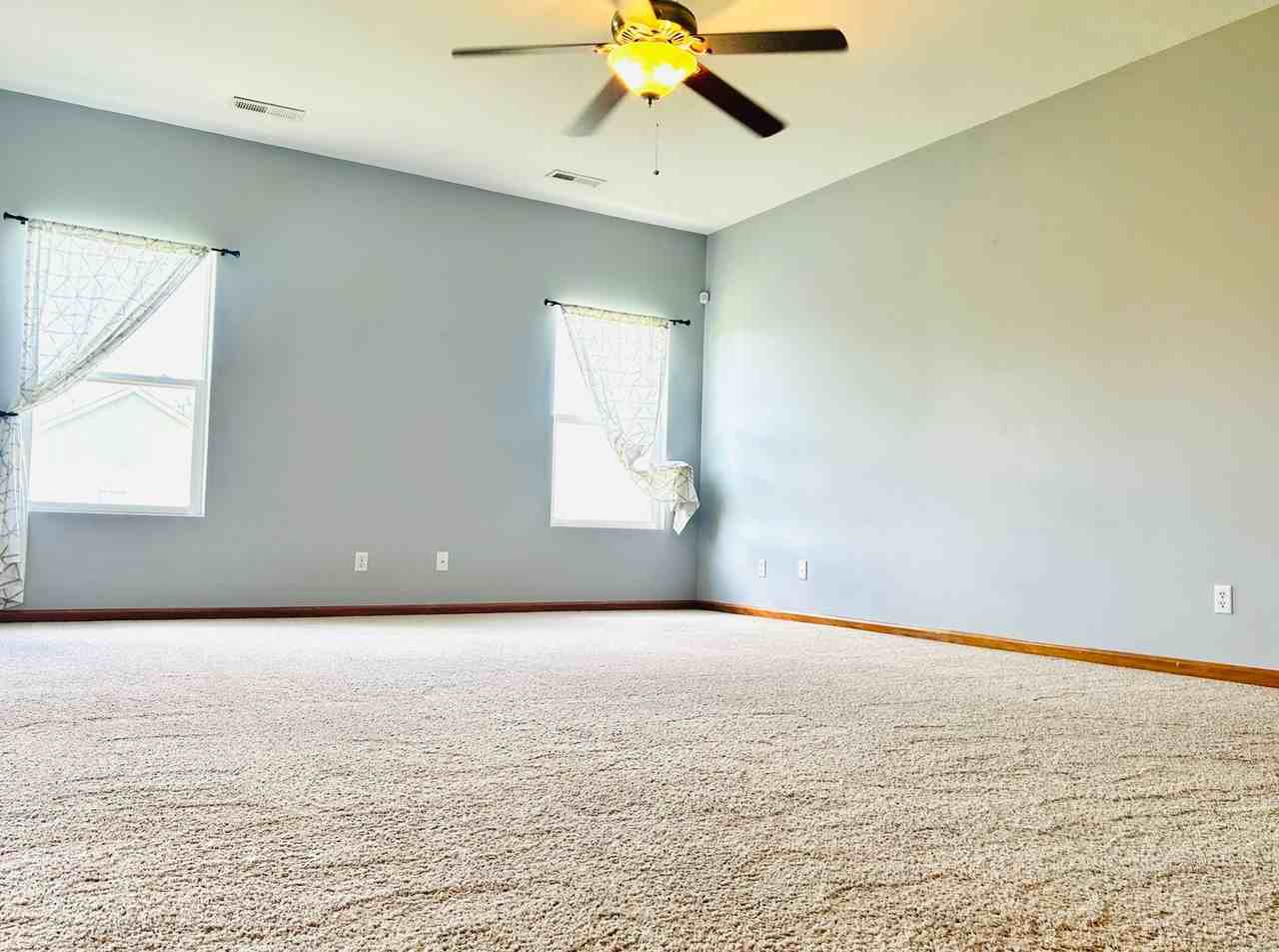 2743 Devin Dr - Photo 4 of 22
