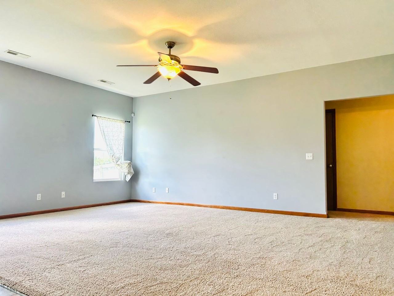 2743 Devin Dr - Photo 5 of 22