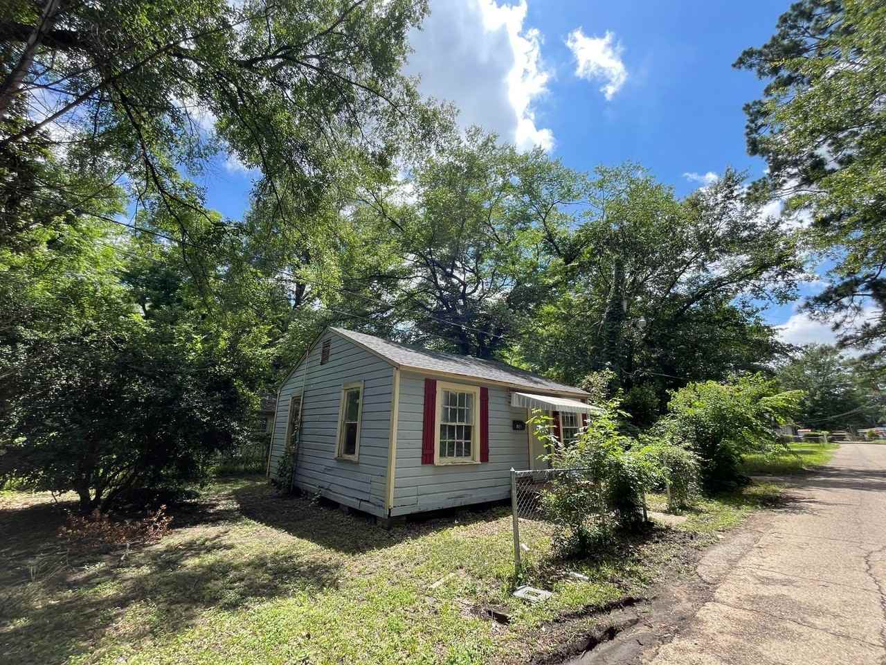 411 W 64th St - Photo 2 of 11