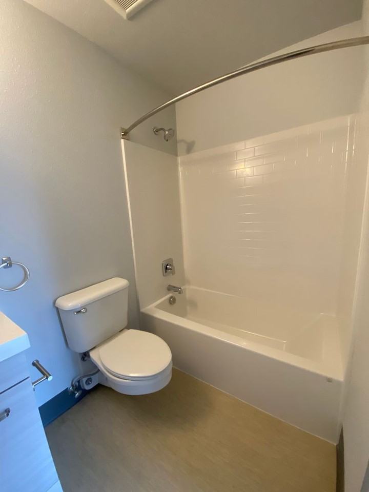 151 N Williams Ave #219 - Photo 5 of 11