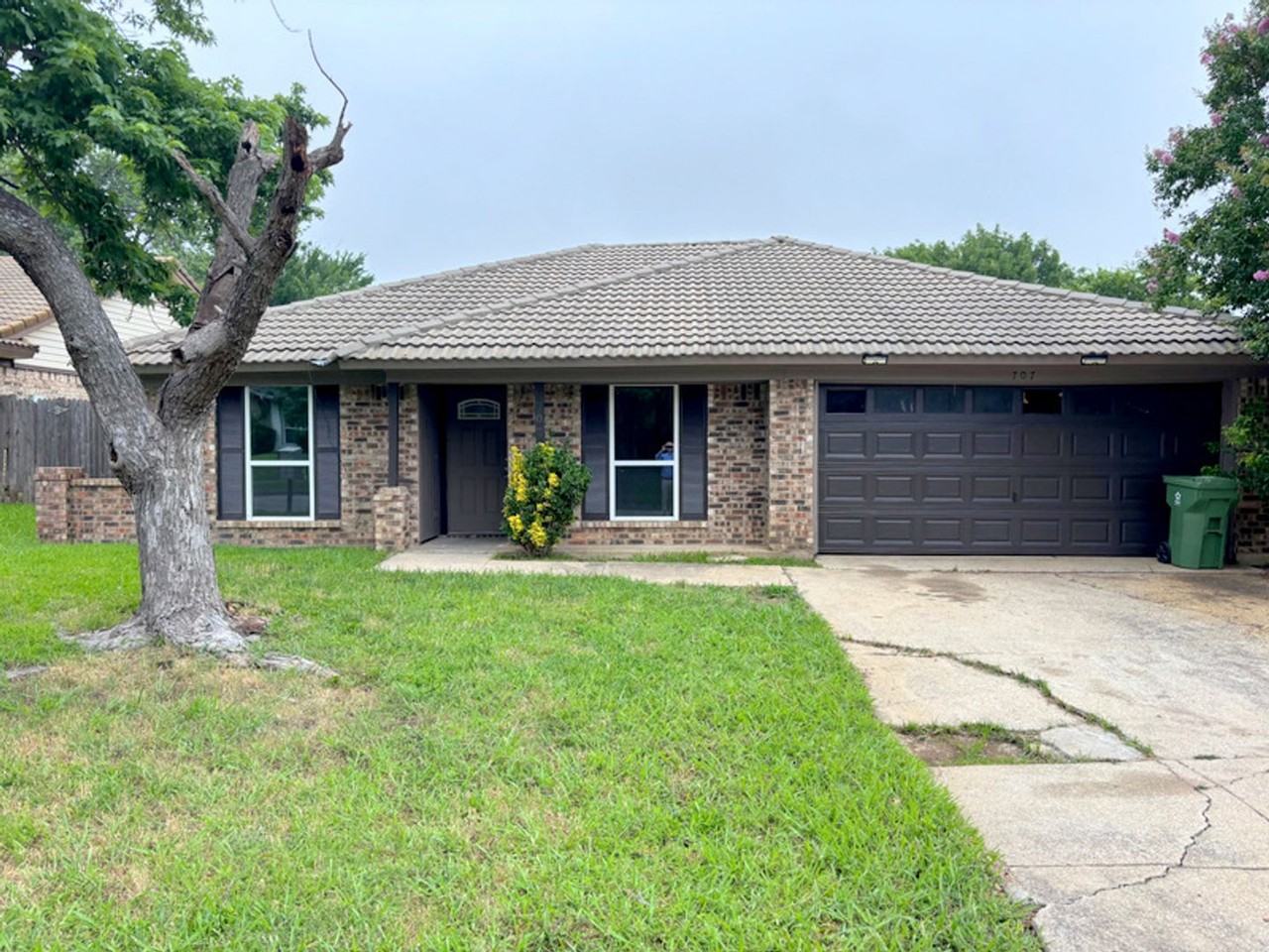 707 E Williamsburg Mnr - Photo 2 of 19