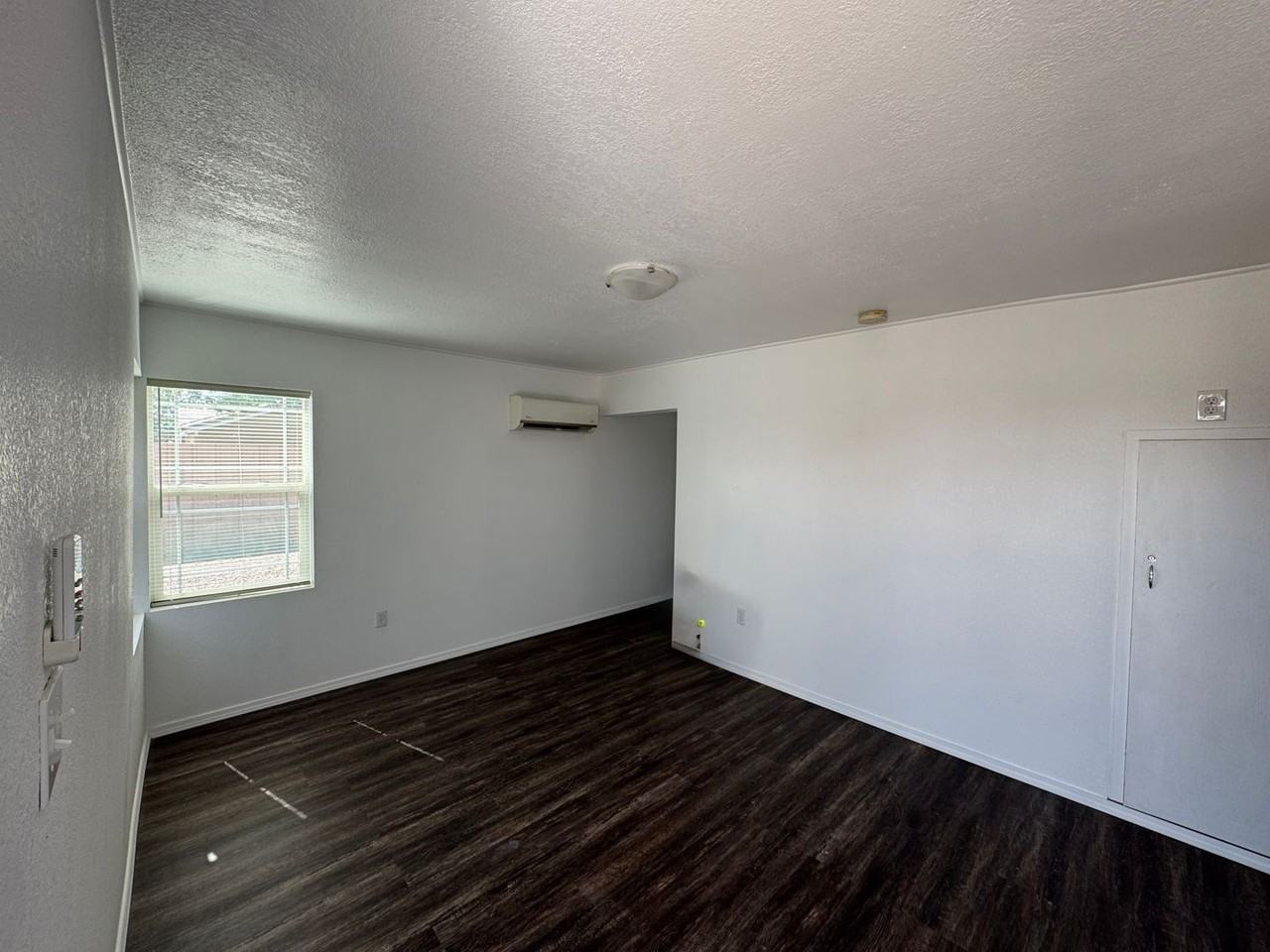 1105 W Alameda St - Photo 2 of 8