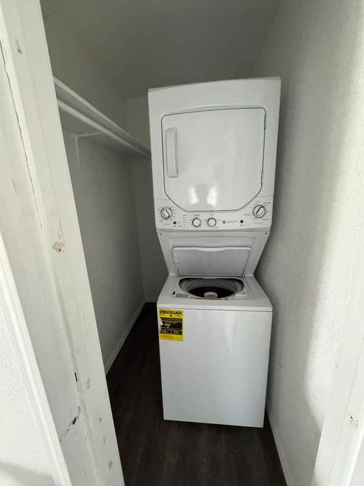 1105 W Alameda St - Photo 6 of 8