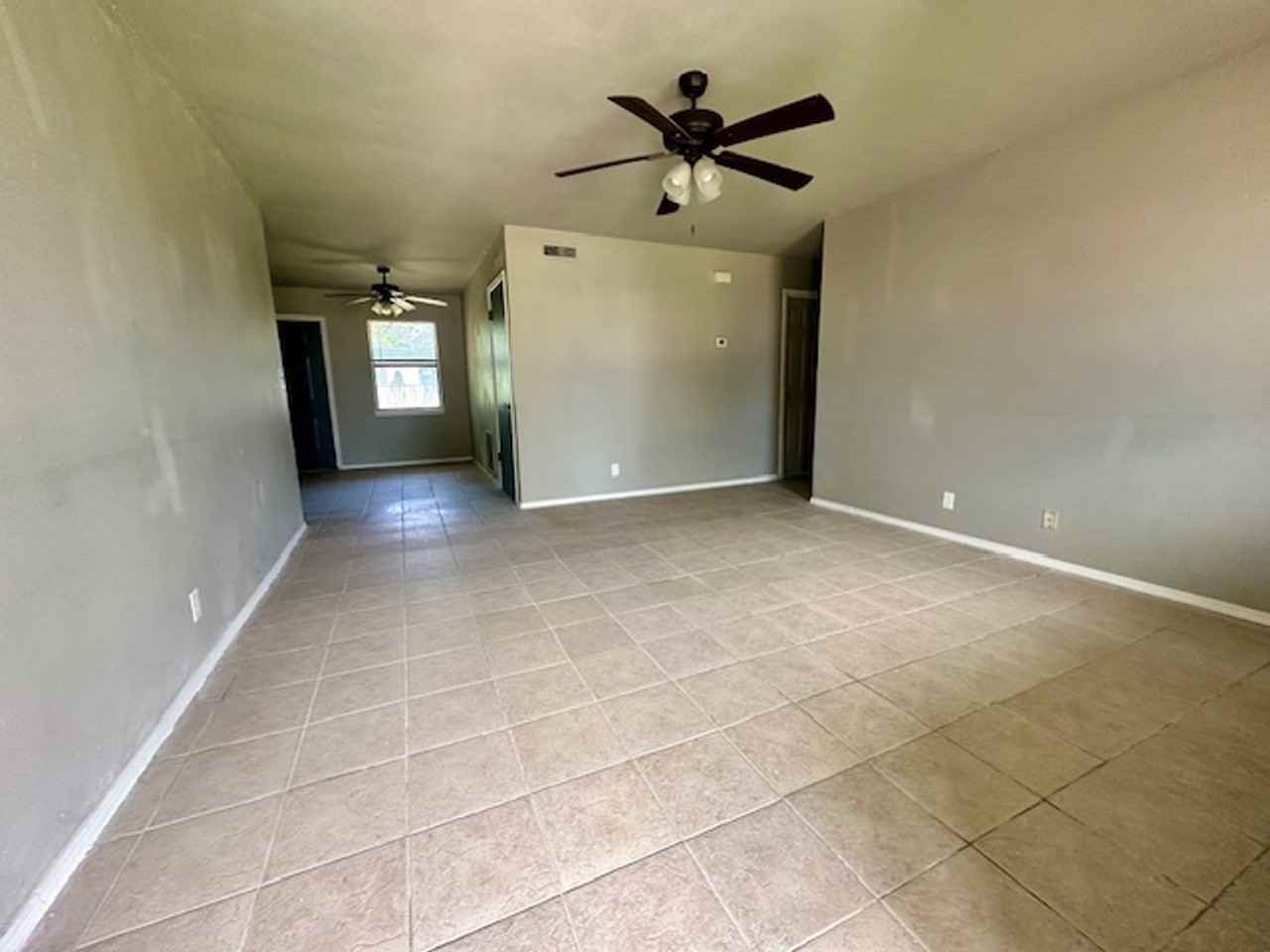 1215 Dove Hollow Ln - Photo 2 of 11