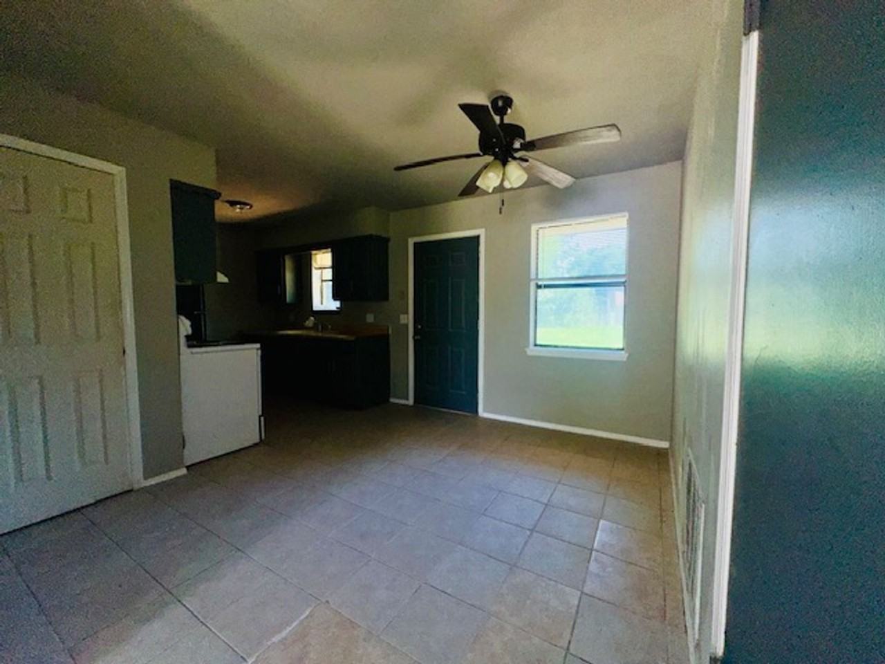 1215 Dove Hollow Ln - Photo 6 of 11