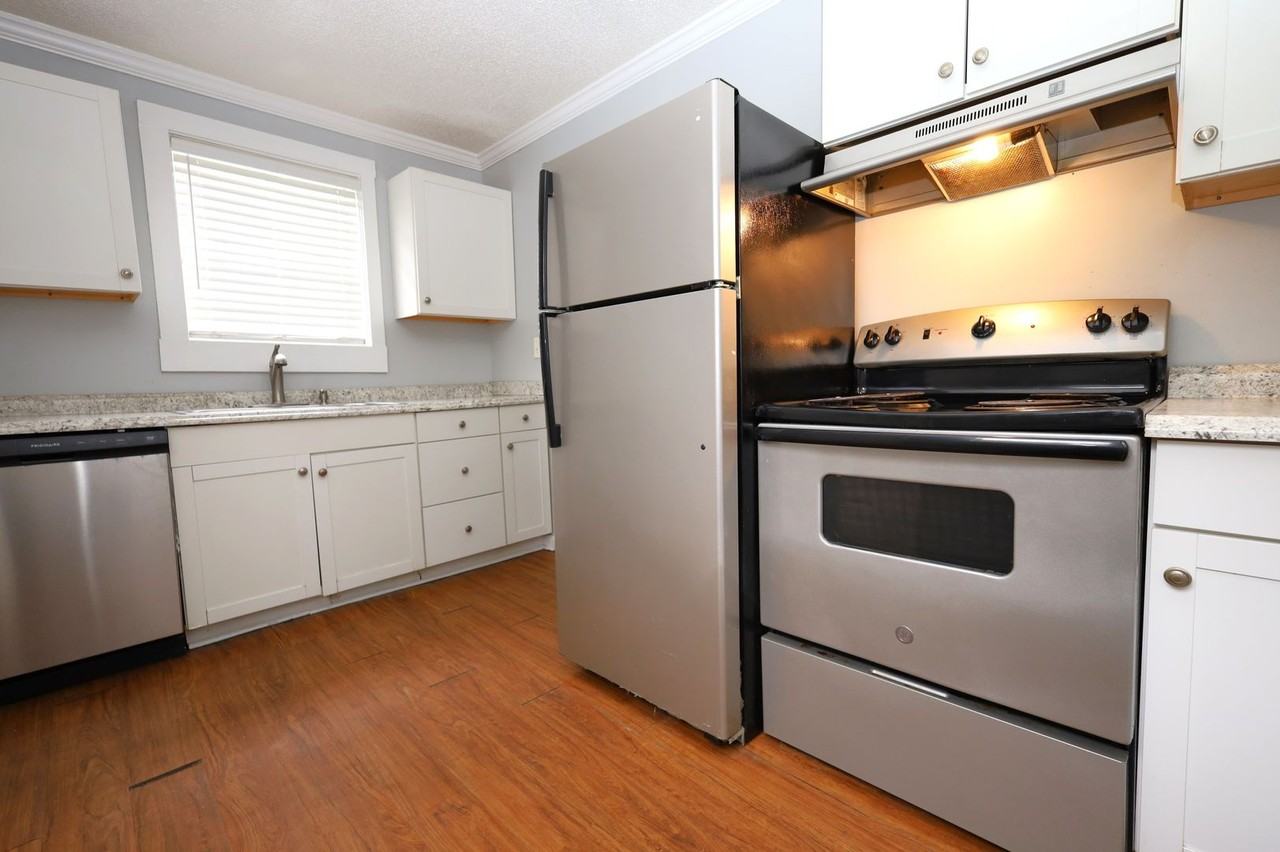 810 Lilly St #A - Photo 3 of 7