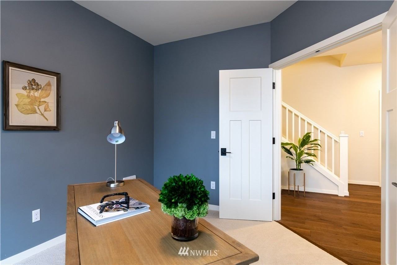 5608 218th Ct Sw - Photo 3 of 25