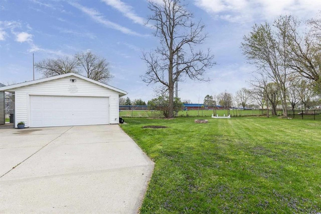 1300 E South St - Photo 3 of 13