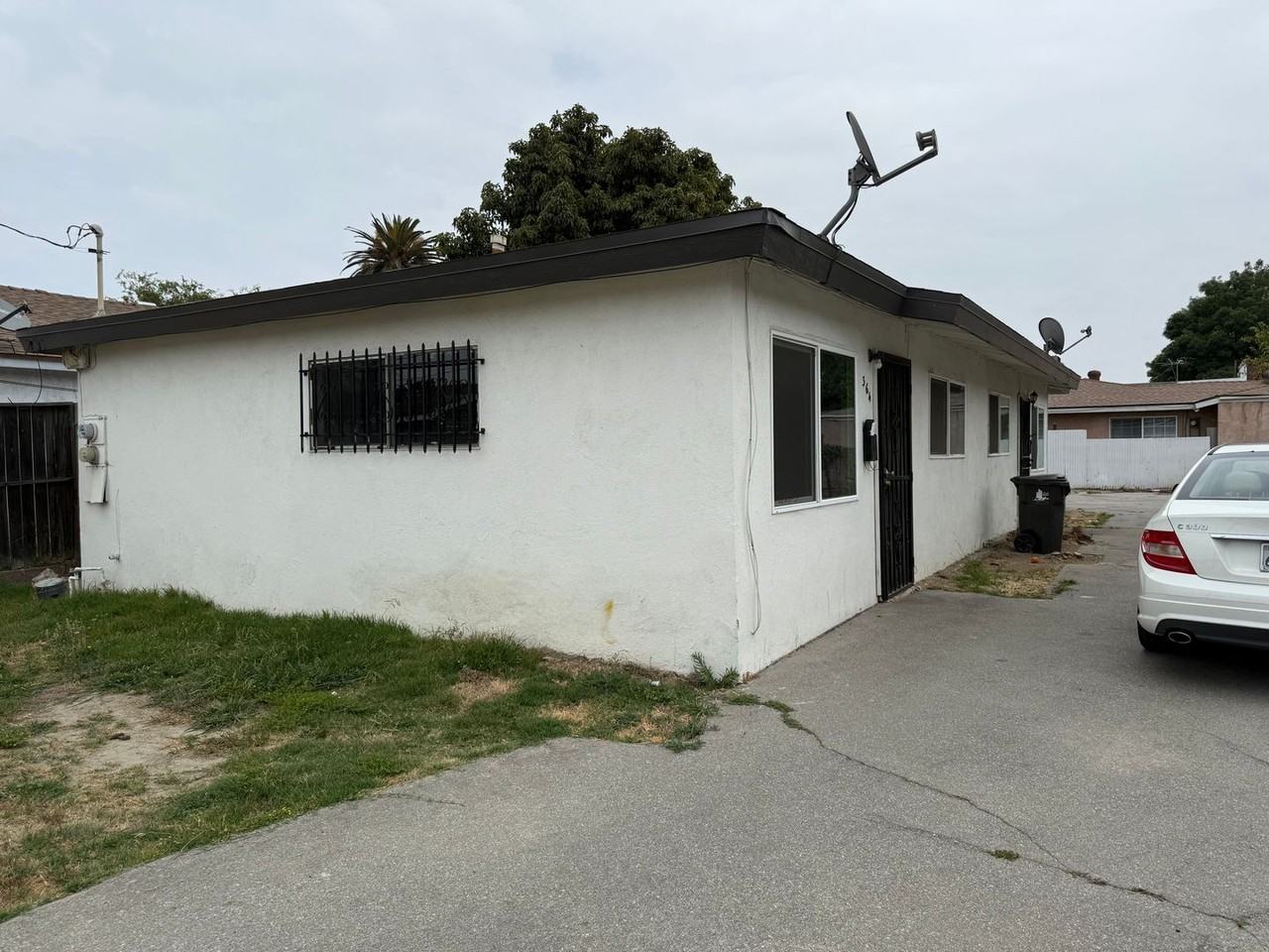 3640 Webster Ave - Photo 2 of 6