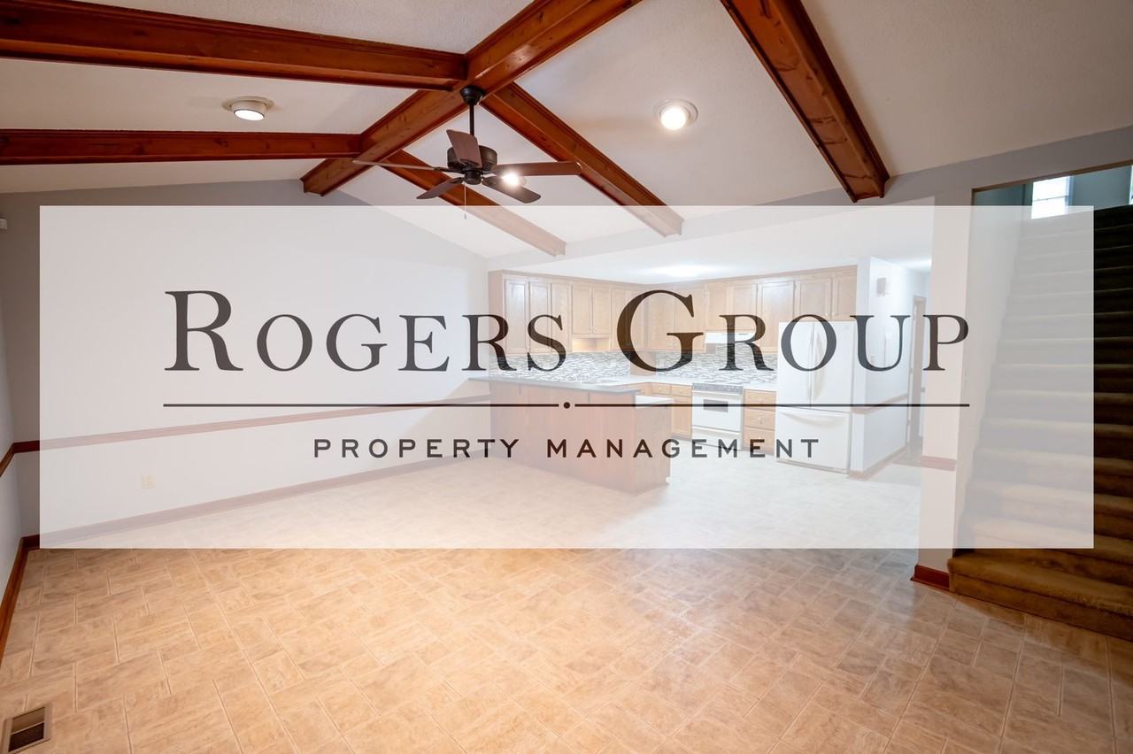 1581 Graham Ave - Photo 6 of 9