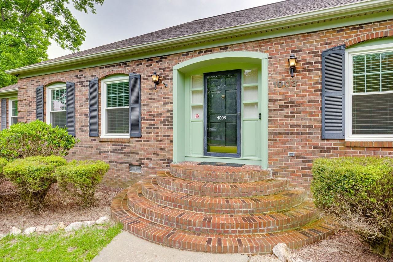 1003 Chesterfield Ave - Photo 3 of 27