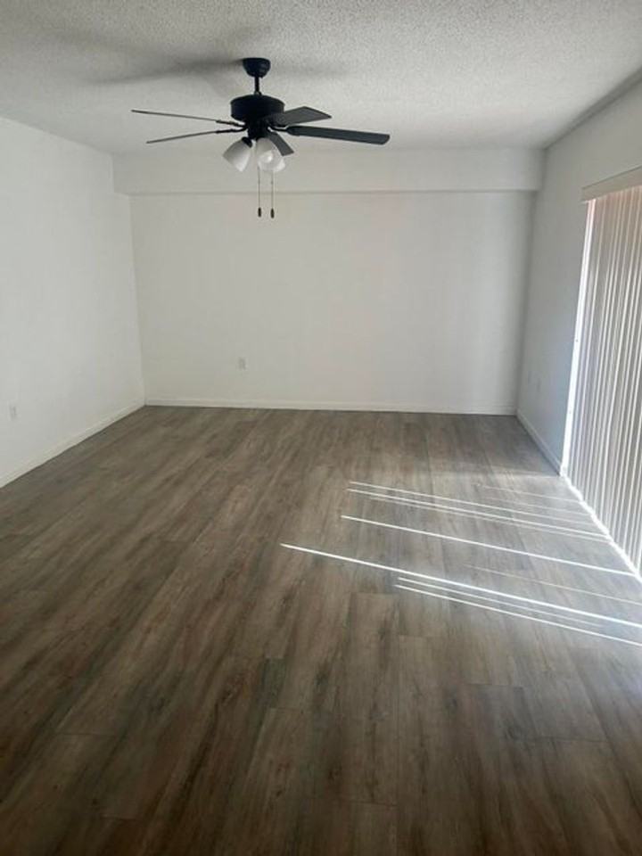 804 Blue Ridge Cir - Photo 7 of 11