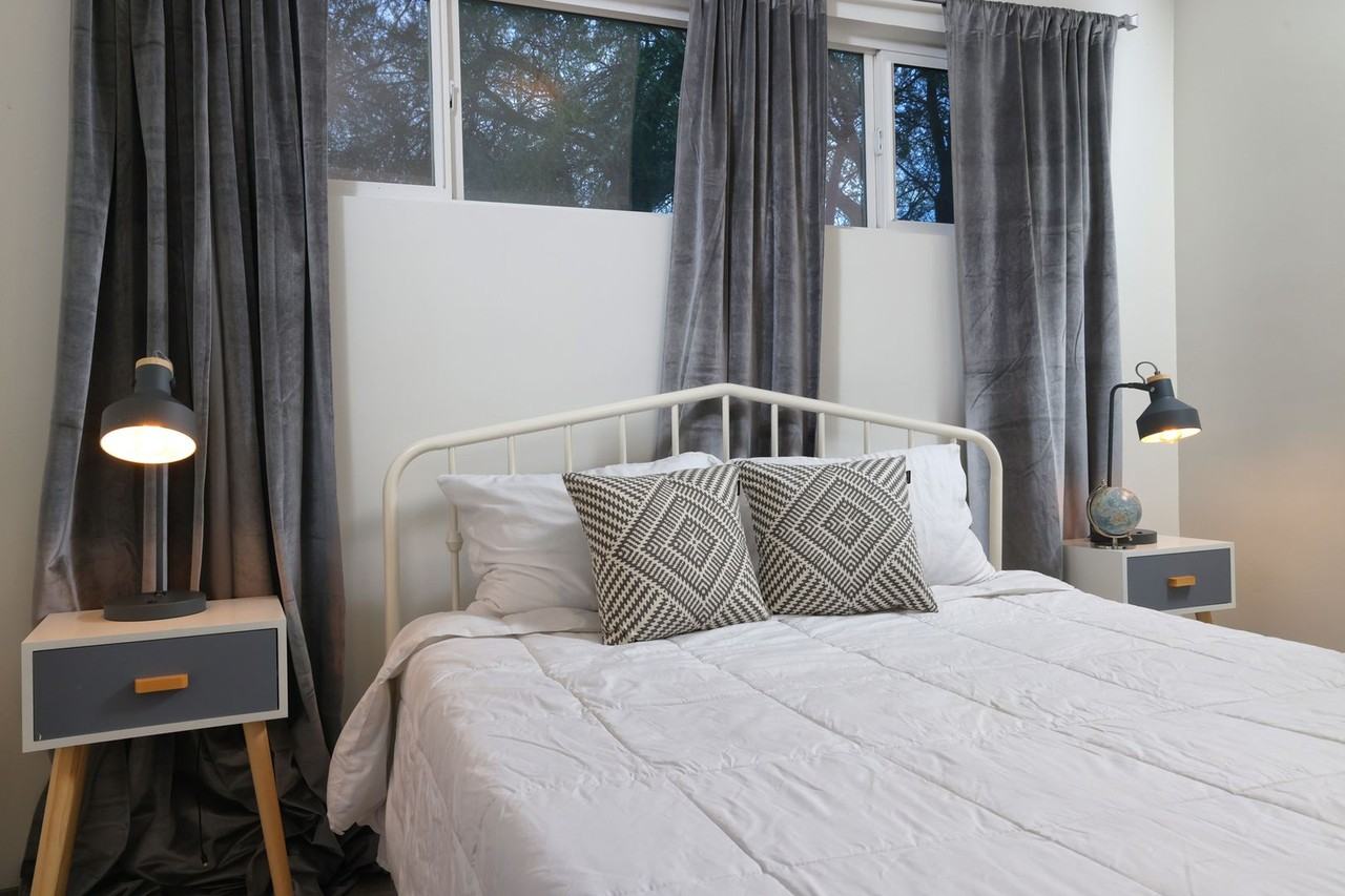 2039 E 8th St - Photo 3 of 28