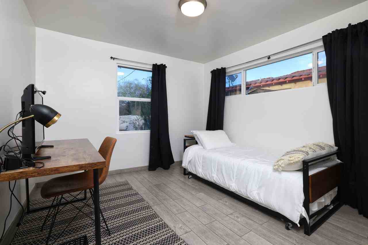 2039 E 8th St - Photo 7 of 28