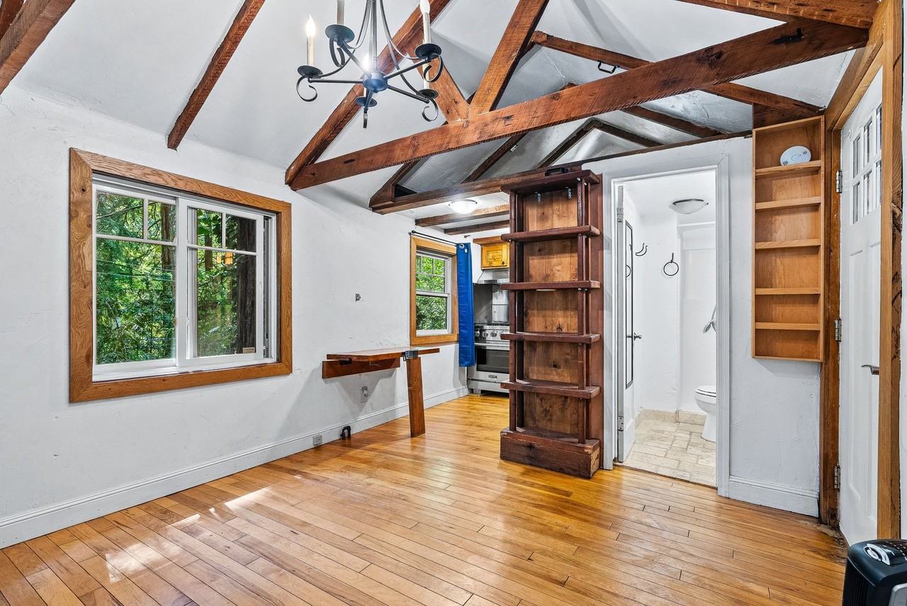 525 Bethany Dr #B - Photo 5 of 10