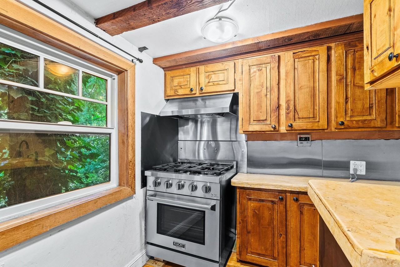 525 Bethany Dr #B - Photo 6 of 10