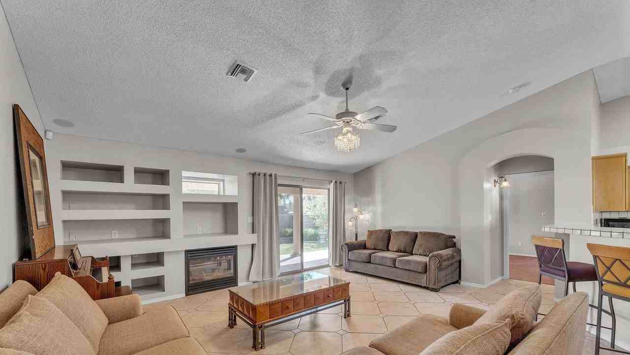 3905 W 18th St - Photo 3 of 36