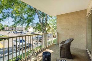 featured image of 6024 Surrey Square Ln