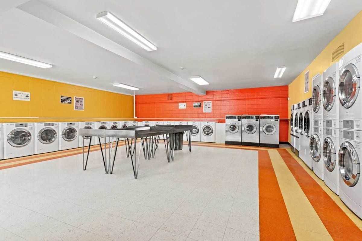 6024 Surrey Square Ln