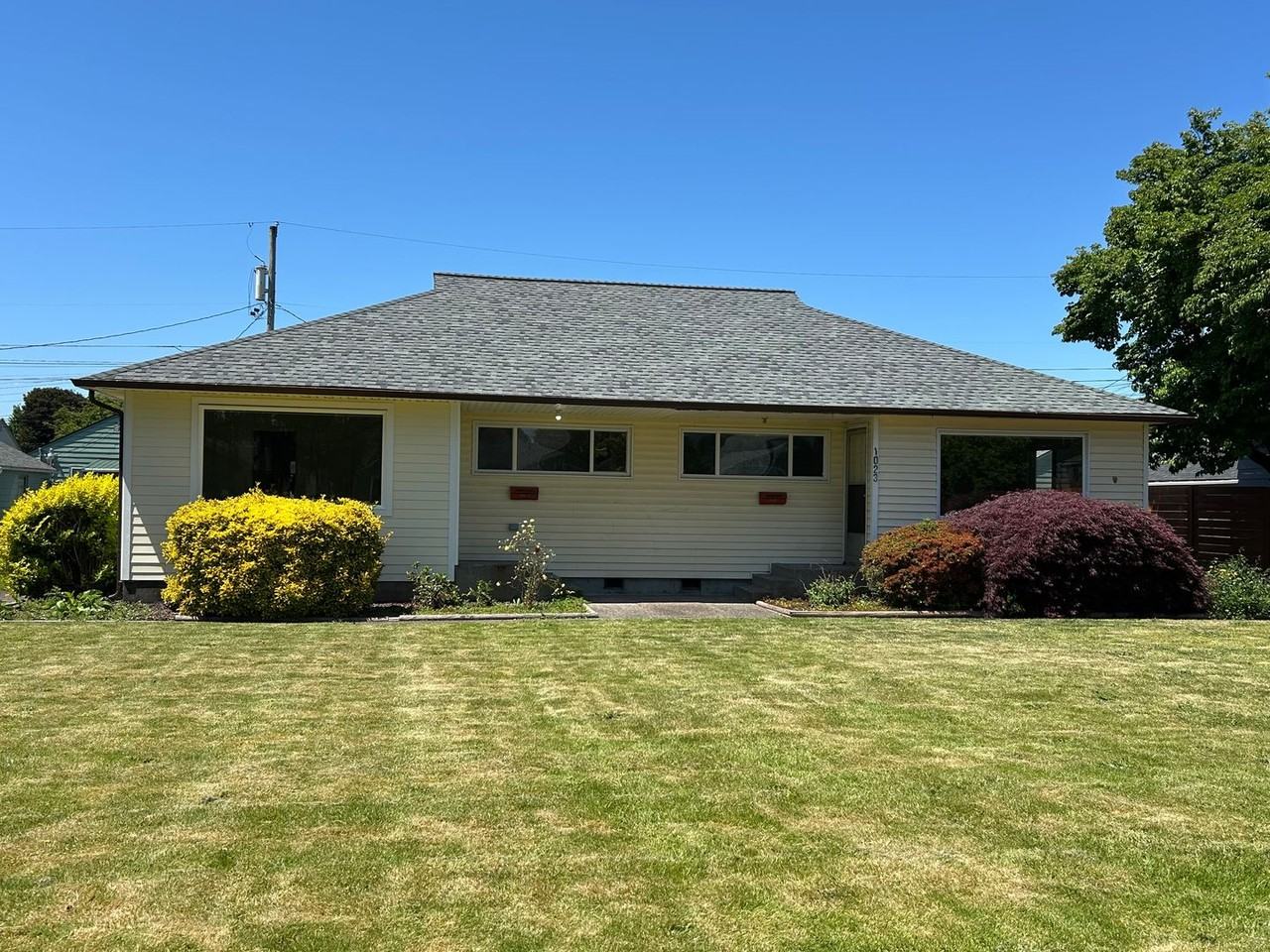 1021 18th Ave - Photo 2 of 15