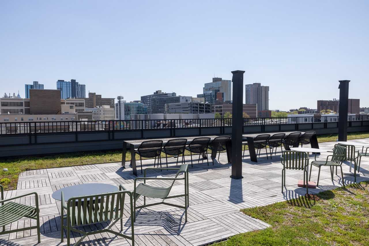 Uno on Chestnut - Photo 3 of 11