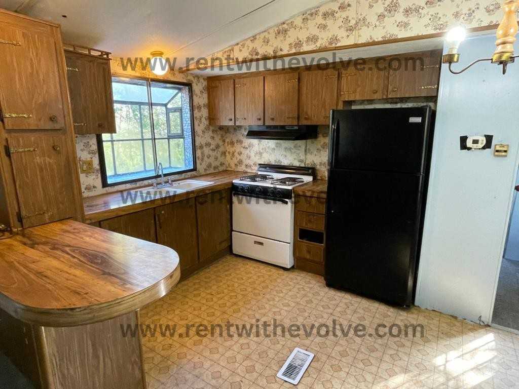 14221 E 1300 N - Photo 2 of 12