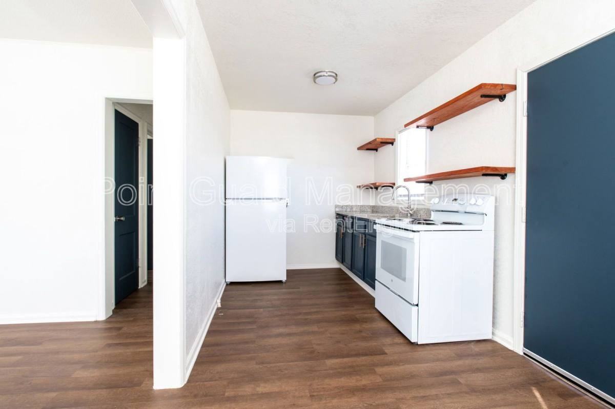 863 Sylvan Ln #863S - Photo 3 of 10