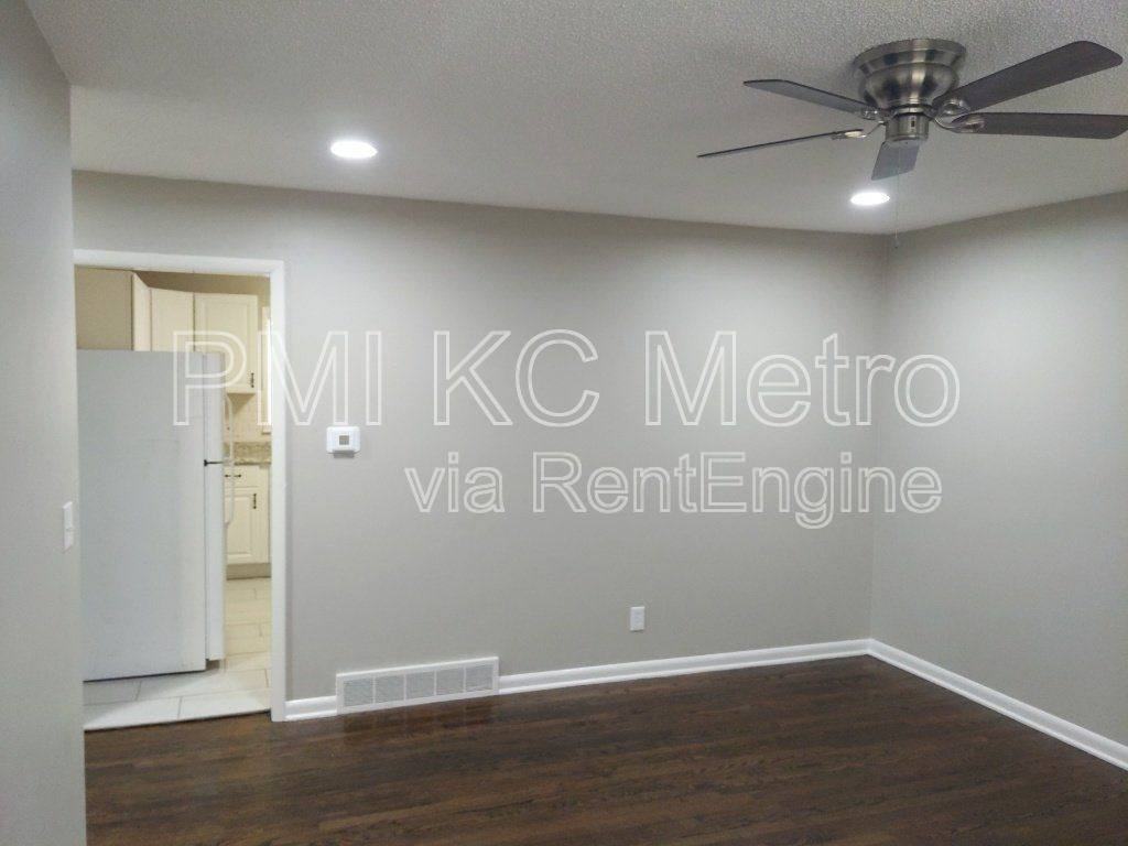 145 S Oxford Ave - Photo 2 of 10