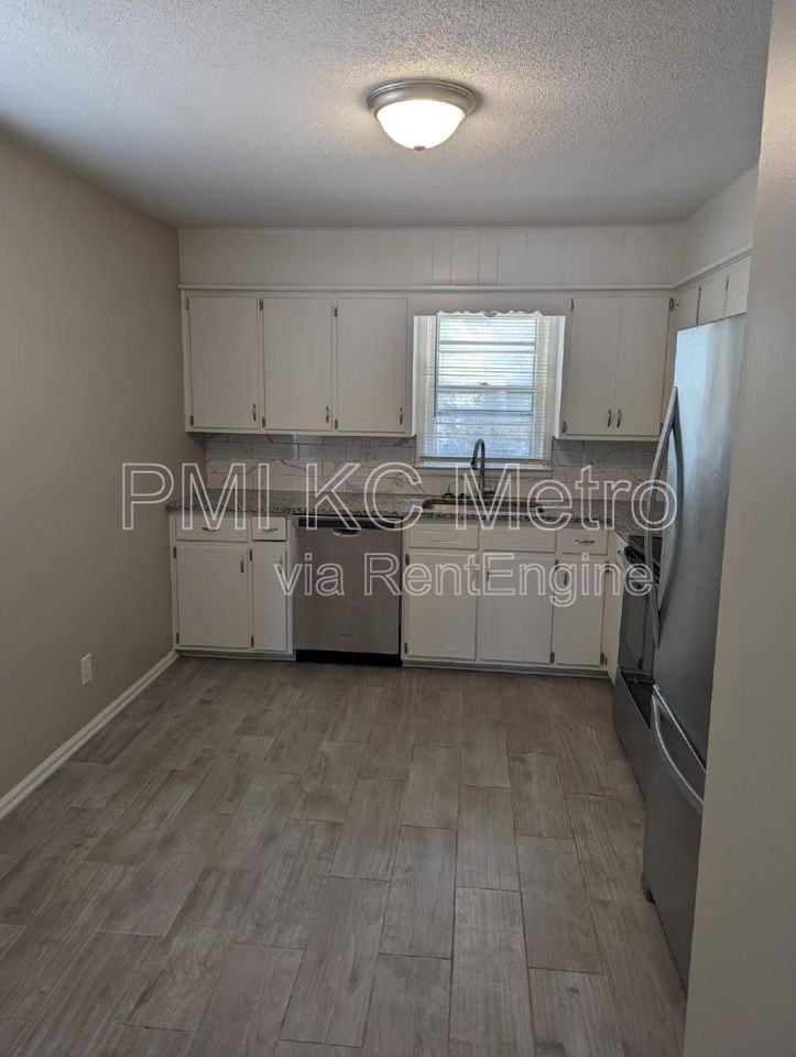 806 Nw 15th St - Photo 2 of 9