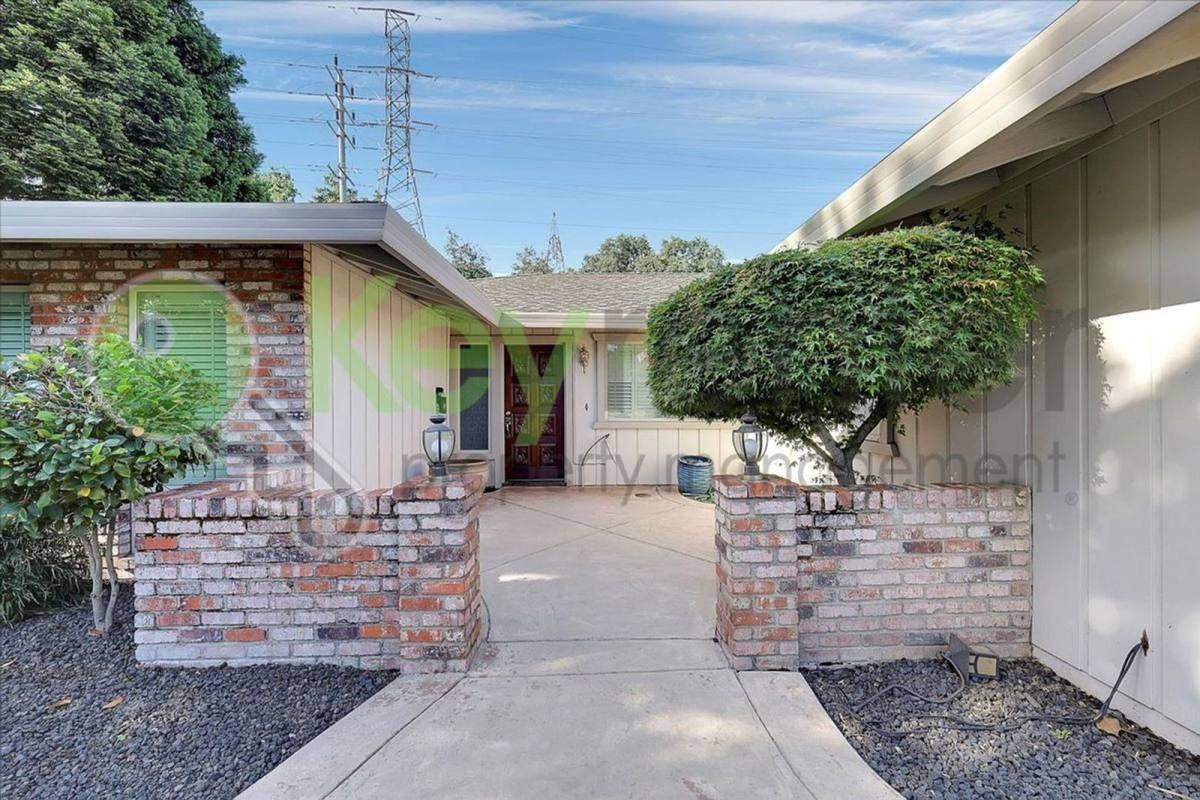 304 Diamond Oaks Rd - Photo 2 of 10