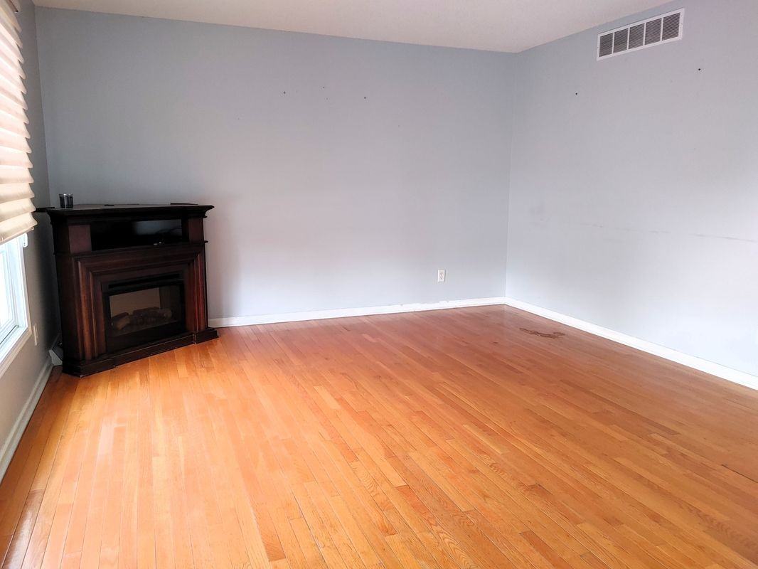 579 Homestead Dr - Photo 2 of 14