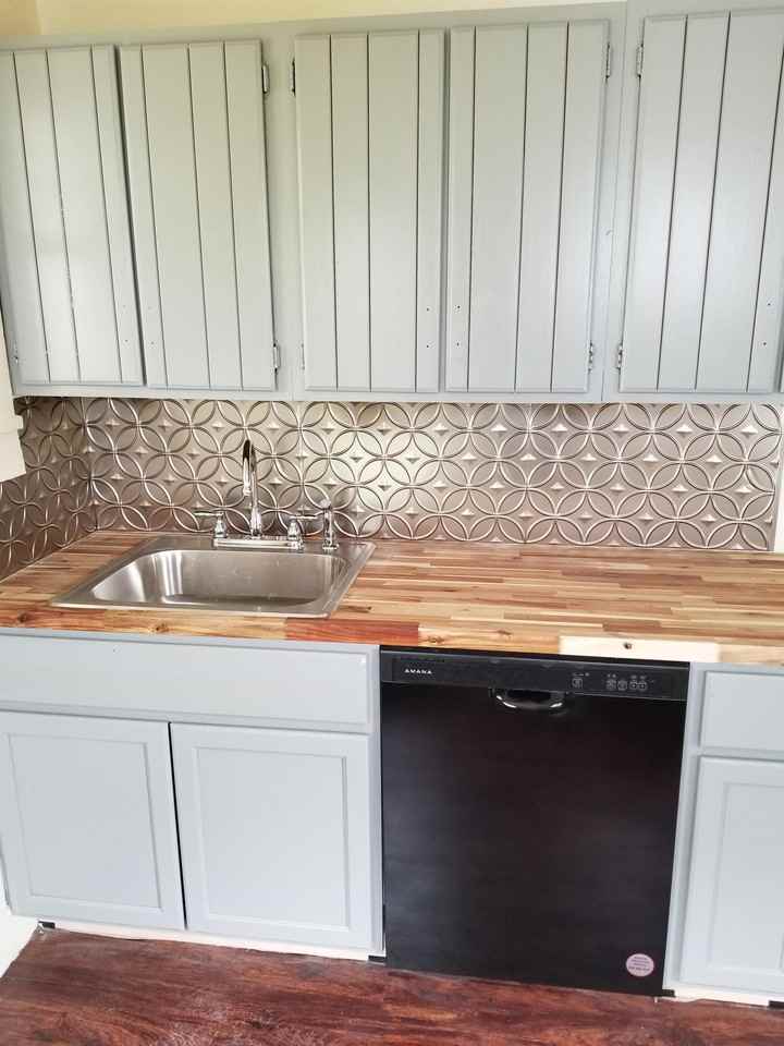 E Jackson St - Photo 2 of 28