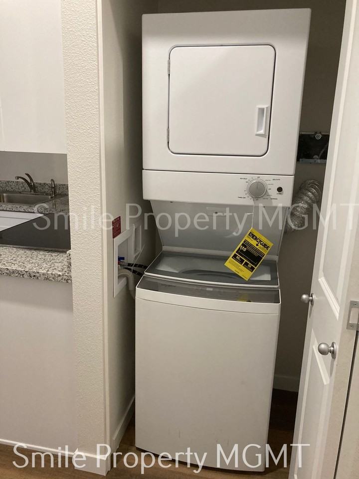 6940 Se Long St #8 - Photo 3 of 5