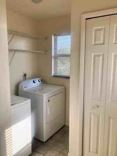 1318 Se 40th Ter #3 - Photo 2 of 39