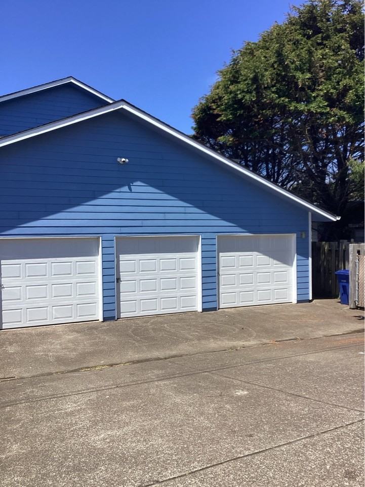 568 Sw 5th St #B - Photo 7 of 14