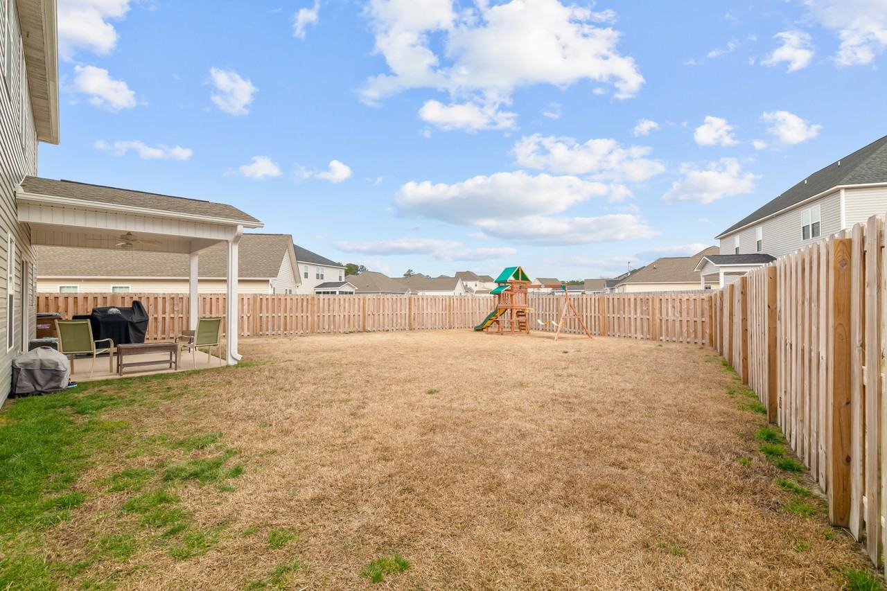 249 Sailor St - Photo 3 of 28