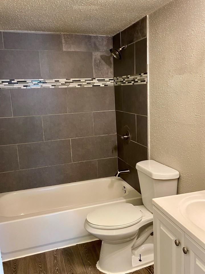 2320 Miracle Ave - Photo 3 of 10