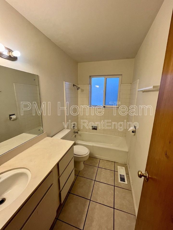 3476 Brinker Ave #4 - Photo 4 of 8
