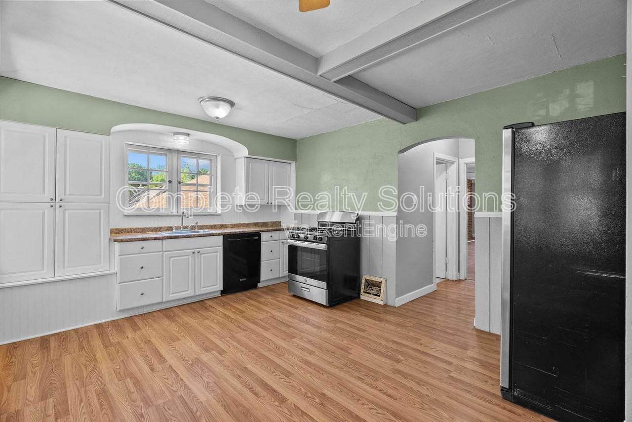 8028 Wynwood Dr #8028 - Photo 2 of 42