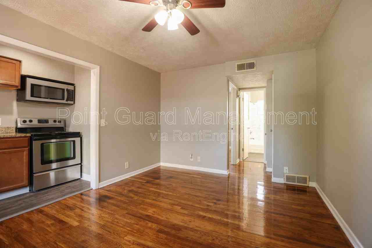 4916 California St #3 - Photo 4 of 10