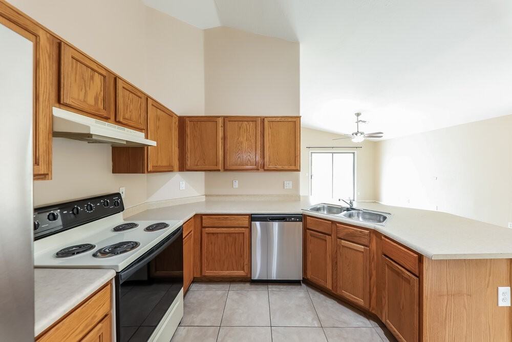 14067 W Two Guns Trl - Photo 7 of 16
