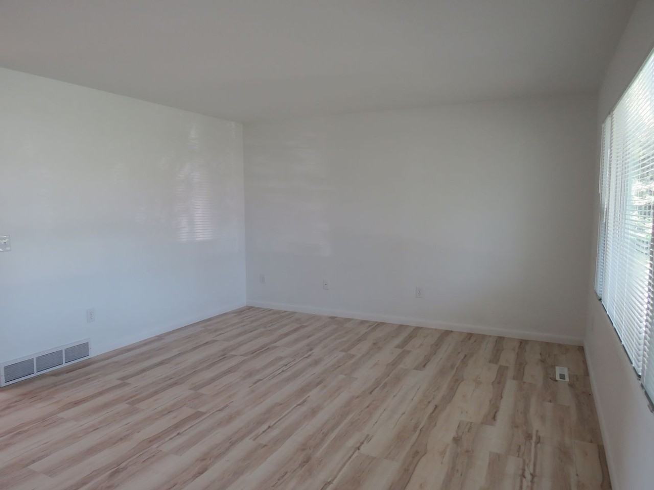 1418 Mading Dr - Photo 7 of 19
