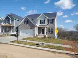 featured image of 585 Montrose Dr
