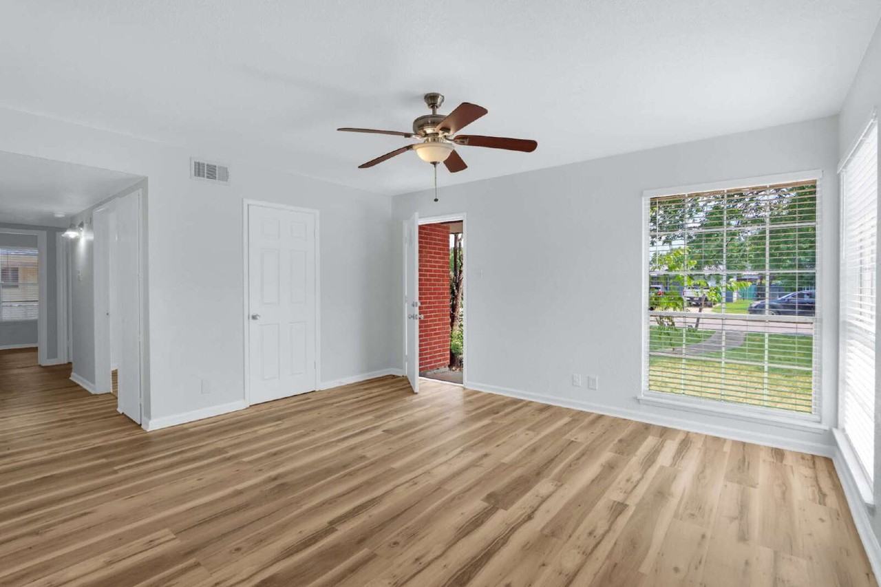 343 Blaze Ave - Photo 5 of 30