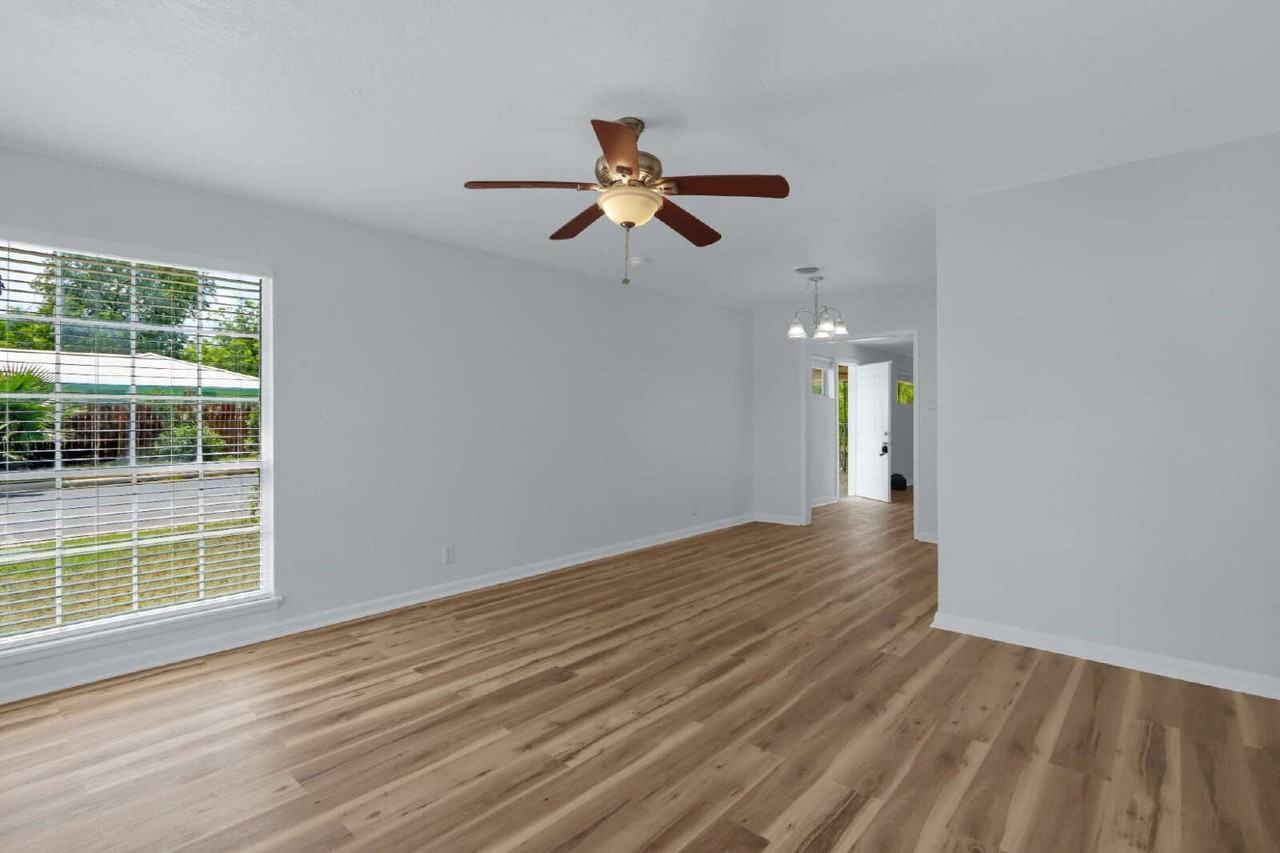 343 Blaze Ave - Photo 6 of 30