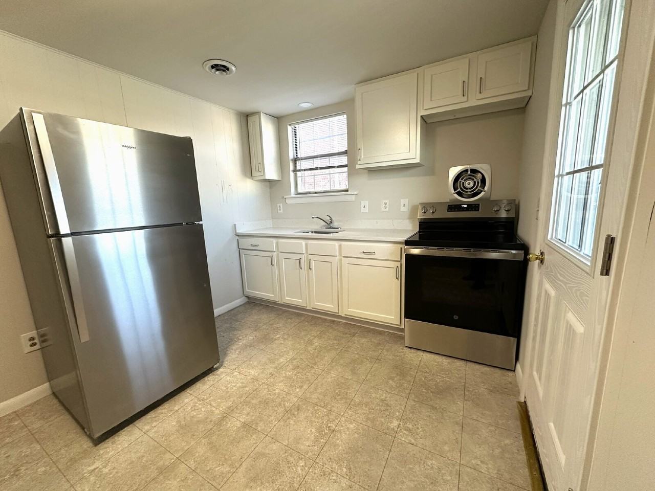 41 Liberty St Apt A - Photo 4 of 6